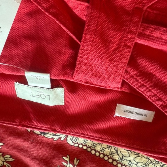 LOFT Women's Red Shorts - Picture 7 of 7